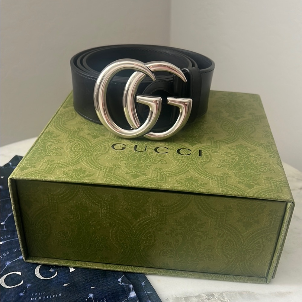Gucci Black Belt with Silver Buckle